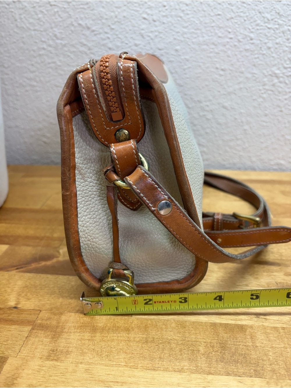 Vintage Dooney & Bourke AWL Crossbody Bag Taupe Tan Leather USA Satchel - Picture 12 of 13
